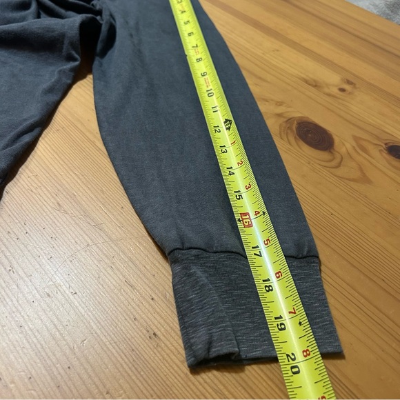 Aerie Charcoal Long Sleeve Top Graphics Tis The Season (To Be Together) Size Med - Picture 12 of 12